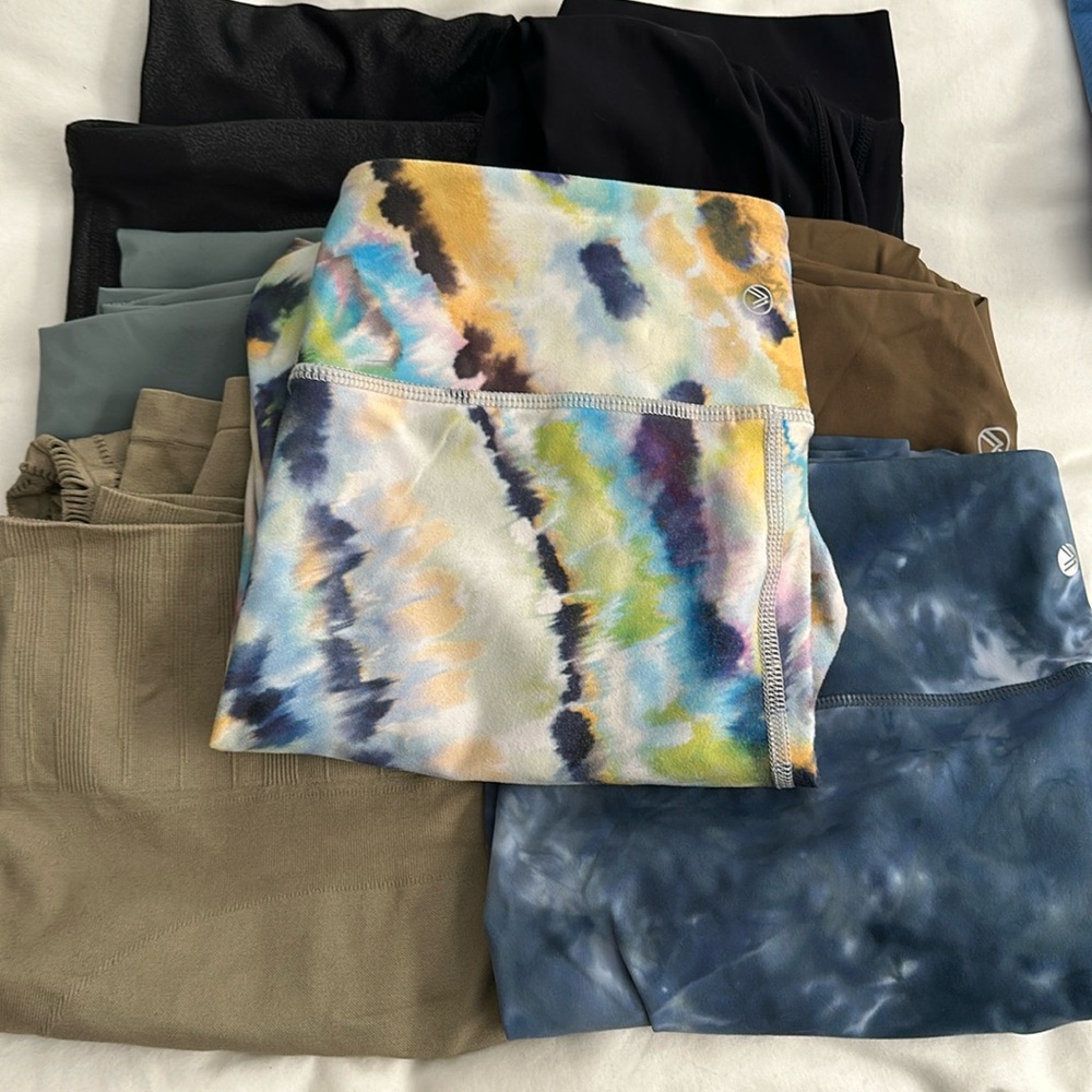 Lot of 7 SAVVI brand leggings, good used taken care of condition
